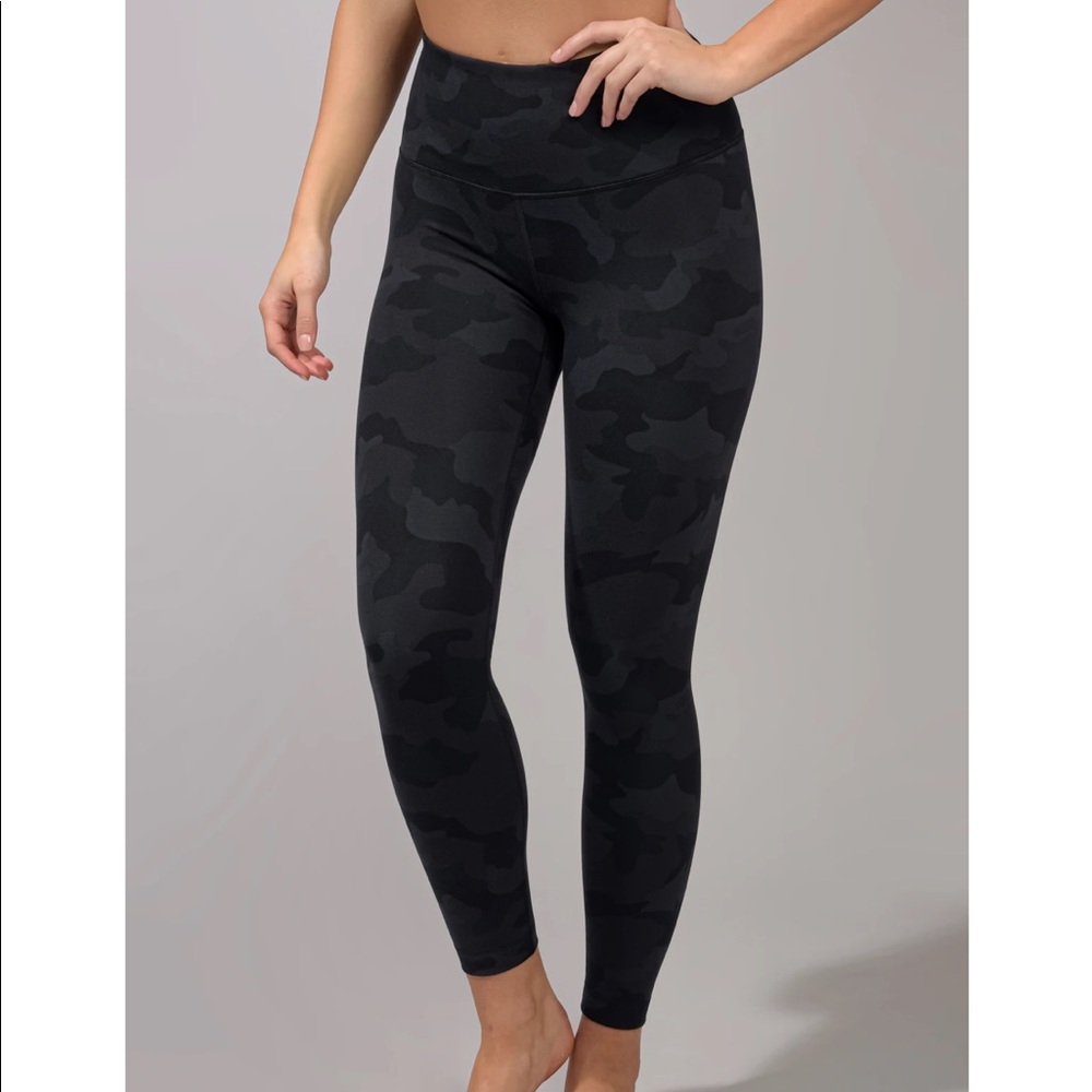 90 Degree By Reflex Black Camo Leggings - Picture 2 of 8